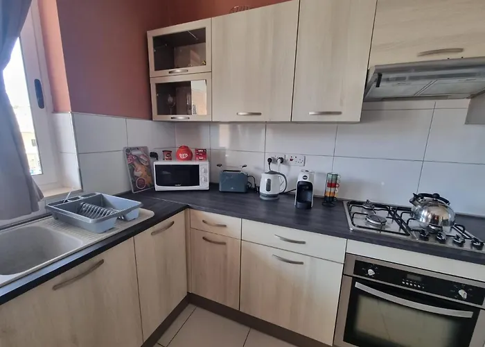 Modern Two Bedroom Apartment In Center Bugibba